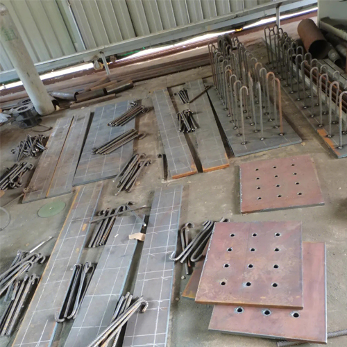 有哪些其他因素会影响通辽预埋件位置的确定？